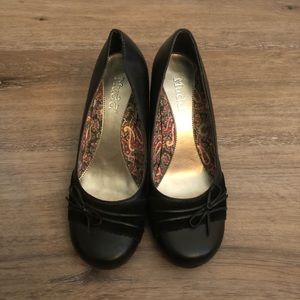 🌟SOLD🌟EUC Black Heels • Sz 8